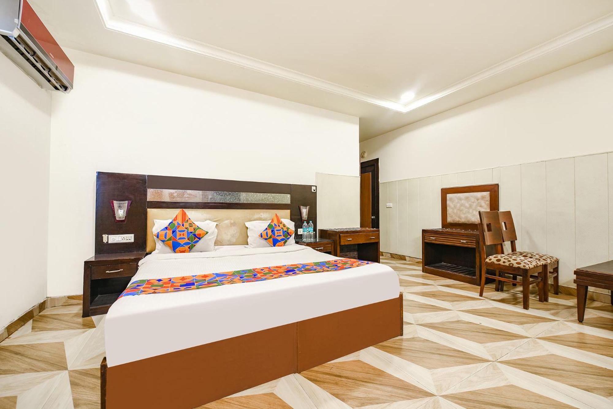 Fabhotel Grand Boutique New Delhi Exteriör bild